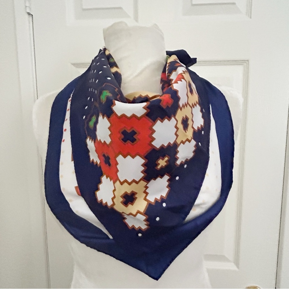 Totes Water Repellent Geometric Patterned Rain Scarf in Navy and Orange